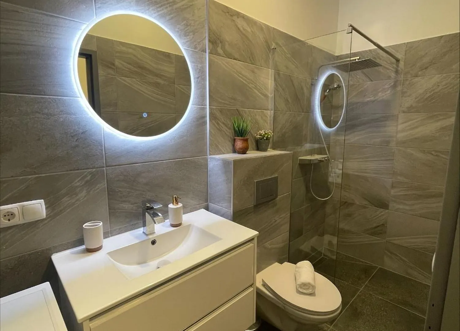 Comfy Apartment By Naschmarkt Vienna 0*,